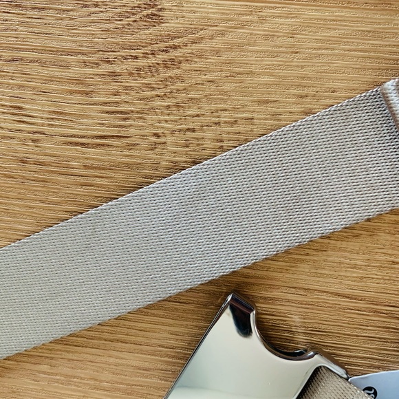 NWT! Lululemon! Everywhere Fleece Belt Bag in Natural Ivory Trench - Picture 14 of 16